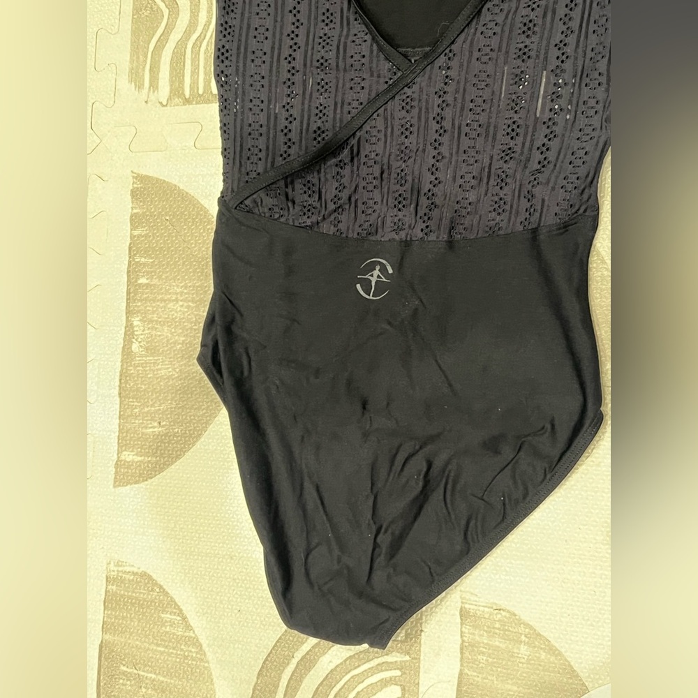 Wear Moi Leotard – Size M (Excellent Condition) - Picture 6 of 8